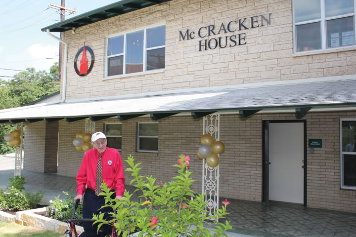 UIW dedicates the McCracken House