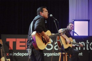 Alumni Lorenzo “Chacho” Saldaña (left) and Brance Arnold (right) perform at the 2014 TEDxSanAntonio event held at Rackspace headquarters in October. Photos courtesy of TEDxSanAntonio and Charles Mims.  